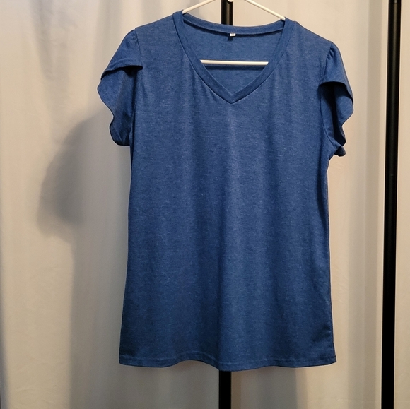 Real Essentials 3-Piece T-shirts: 2 Long Sleeve, 1 Short Sleeve, Size L & M EUC - Picture 3 of 6